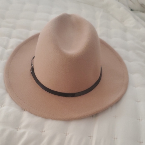 Stylish Tan Fedora Hat - Picture 1 of 5